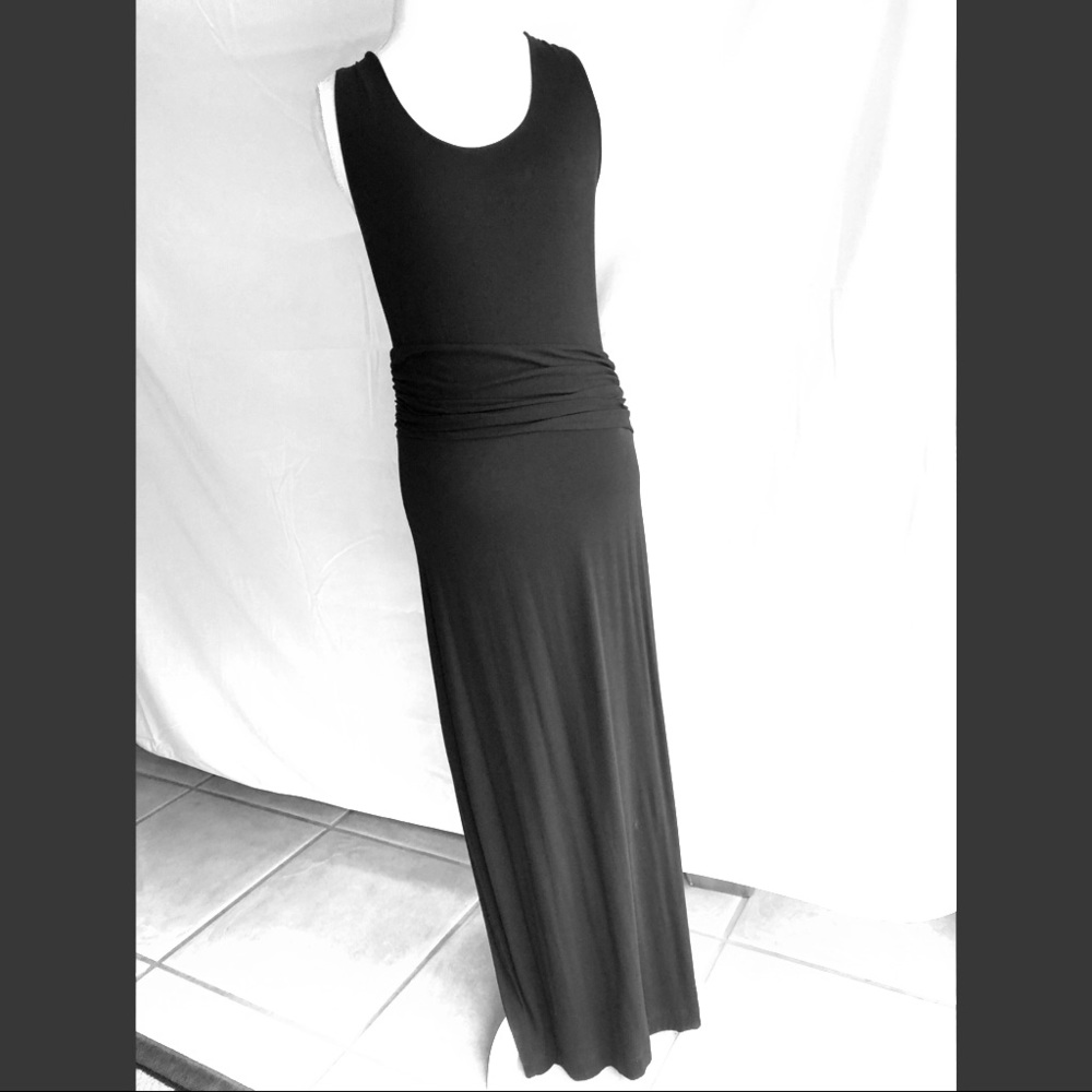 ❄️❄️Tahiri Women’s Black Long Dress